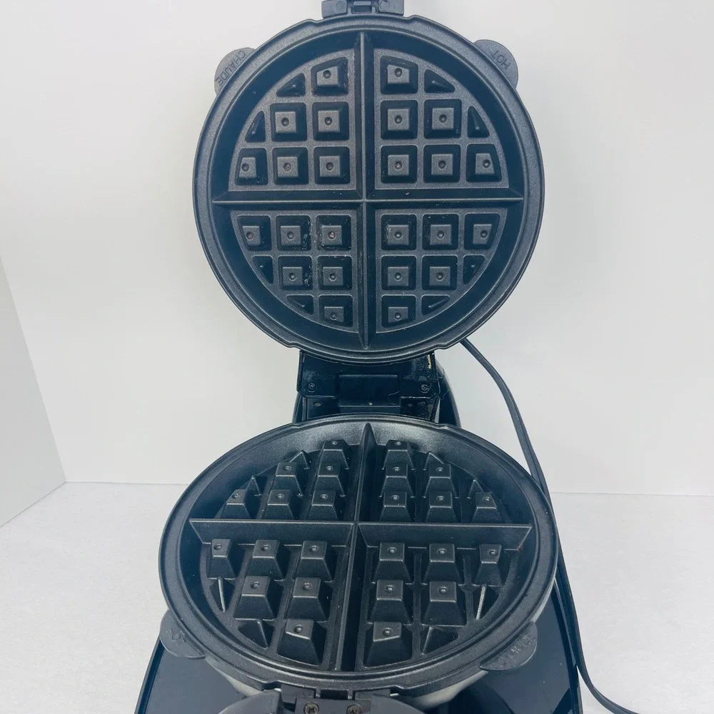 Hamilton Beach Flip Belgian Waffle Maker Stainless Steel Rotating Nonstick 26010